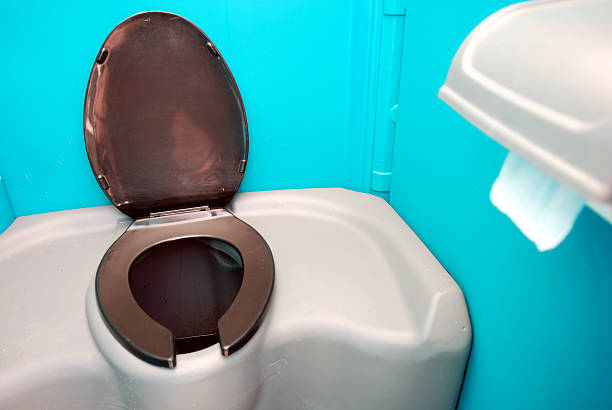 Portable Toilet Options We Offer in Village Of Four Seasons, MO